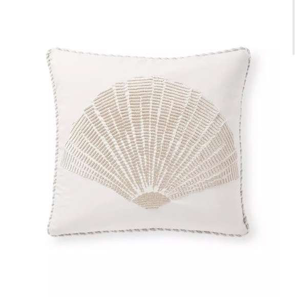 Serena & Lily Icon Pillow Cover - Thumbnail 5